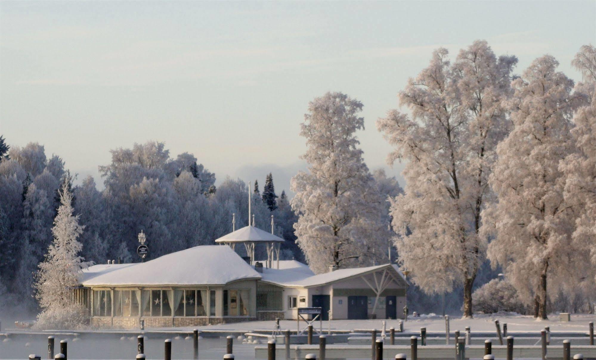 Cronin'S Guesthouse Bed & Breakfast Heinola Exterior photo